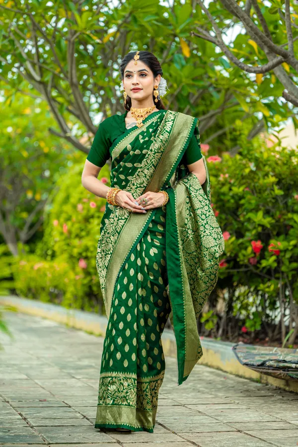 Leelavati_Woven_Self_Design_Kanjivaram_Pure_Silk_Jacquard_Saree_Green