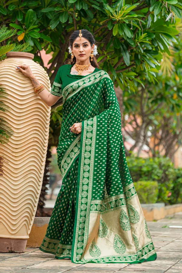 Leelavati_Woven_Self_Design_Kanjivaram_Pure_Silk_Jacquard_Saree_Green