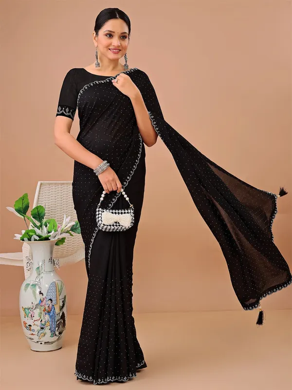 Leelavati_Embellished_Banarasi_Organza_Saree_Black