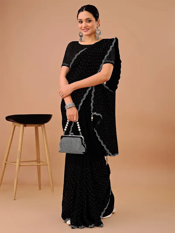 Leelavati_Embellished_Kanjivaram_Silk_Blend_Saree_Black