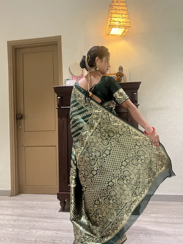 Leelavati_Woven_Self_Design_Kanjivaram_Silk_Jacquard_Saree_Dark_Green