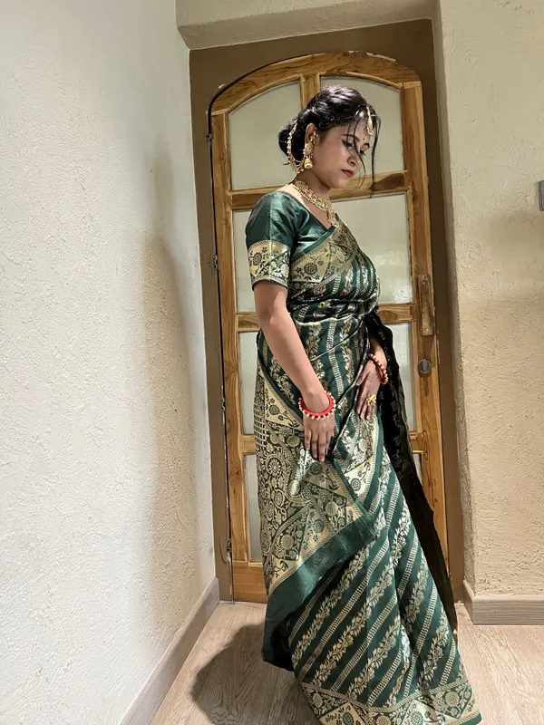 Leelavati_Woven_Self_Design_Kanjivaram_Silk_Jacquard_Saree_Dark_Green