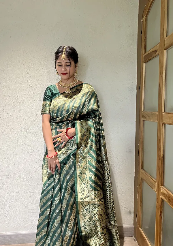Leelavati_Woven_Self_Design_Kanjivaram_Silk_Jacquard_Saree_Dark_Green