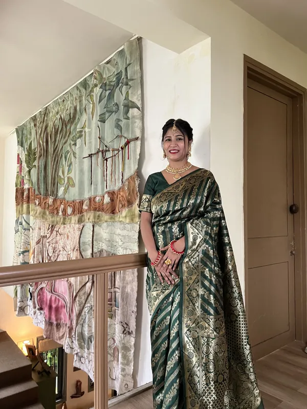 Leelavati_Woven_Self_Design_Kanjivaram_Silk_Jacquard_Saree_Dark_Green