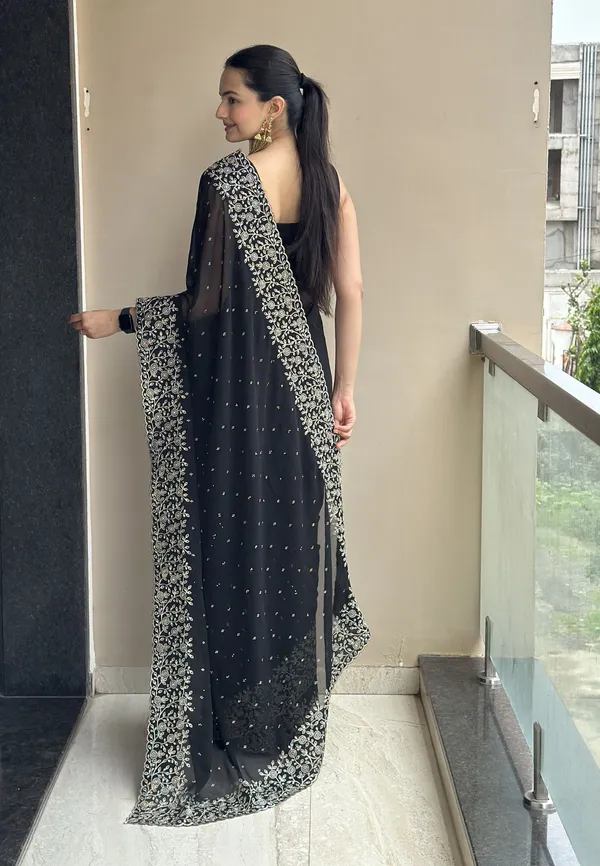Leelavati_Embroidered_Embellished_Bollywood_Georgette_Saree_Black