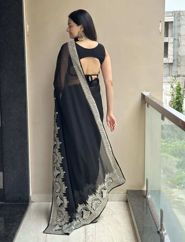 Leelavati_Embroidered_Embellished_Bollywood_Georgette_Saree_Black
