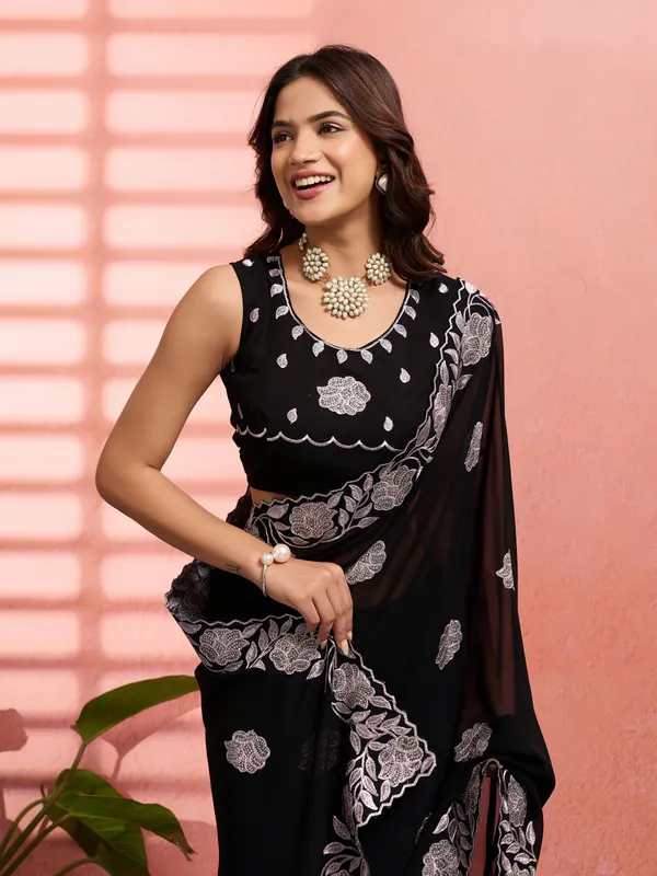 Leelavati_Embellished_Embroidered_Bollywood_Chiffon_Saree_Black