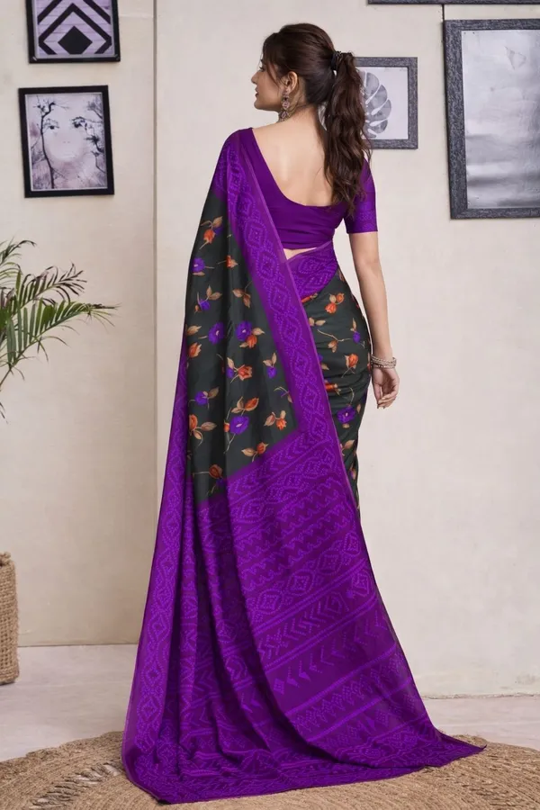 Leelavati_Printed_Floral_Print_Geometric_Print_Blocked_Printed_Ikkat_Pure_Cotton_Saree_Green
