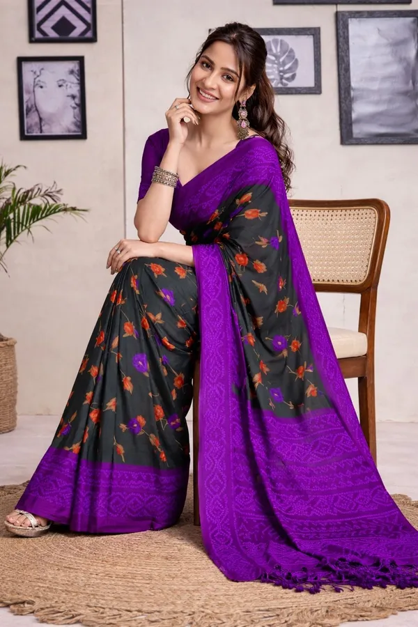 Leelavati_Printed_Floral_Print_Geometric_Print_Blocked_Printed_Ikkat_Pure_Cotton_Saree_Green
