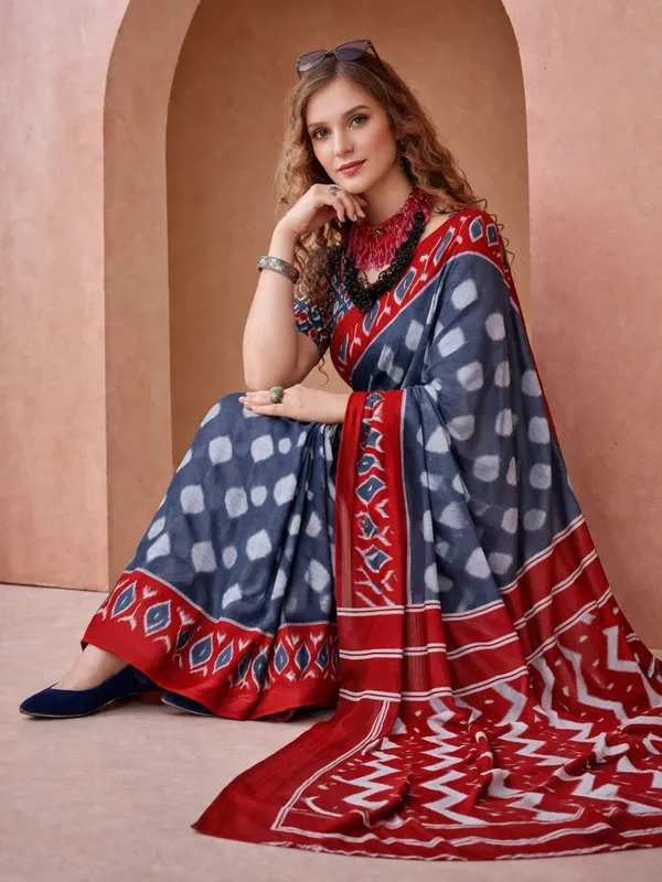 Leelavati_Blocked_Printed_Ikkat_Pure_Cotton_Saree_Grey