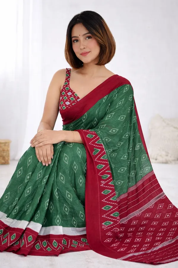 Leelavati_Printed_Floral_Print_Geometric_Print_Blocked_Printed_Ikkat_Pure_Cotton_Saree_Dark_Green