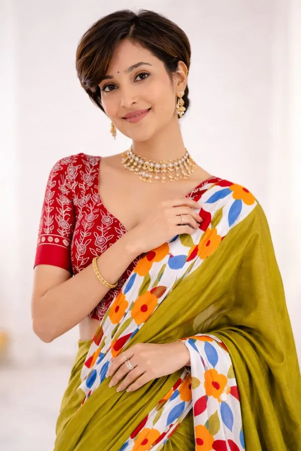 Leelavati_Printed_Floral_Print_Geometric_Print_Blocked_Printed_Ikkat_Pure_Cotton_Saree_Multicolor