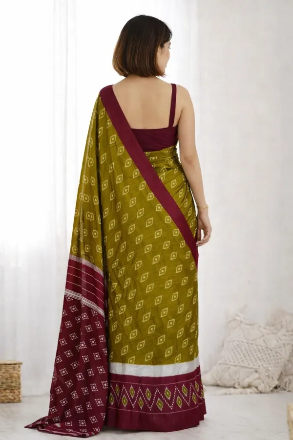 Leelavati_Printed_Floral_Print_Geometric_Print_Blocked_Printed_Ikkat_Pure_Cotton_Saree_Light_Green