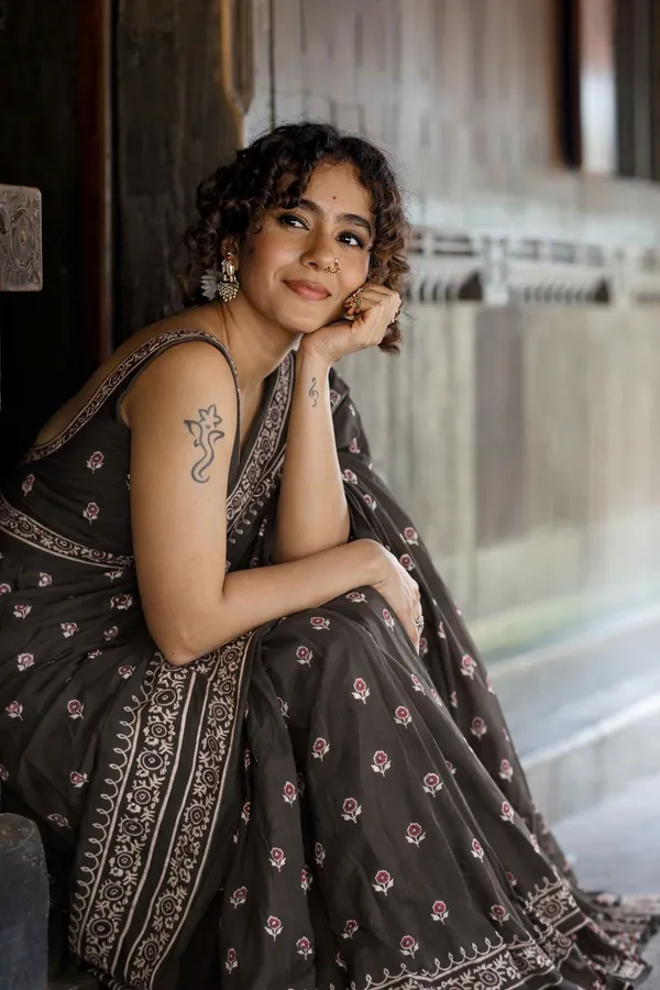 Leelavati_Printed_Floral_Print_Geometric_Print_Blocked_Printed_Daily_Wear_Pure_Cotton_Saree_Grey