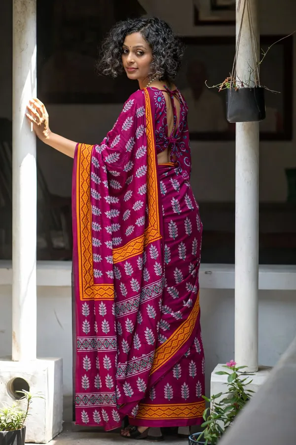 Leelavati_Printed_Floral_Print_Geometric_Print_Blocked_Printed_Daily_Wear_Pure_Cotton_Saree_Pink