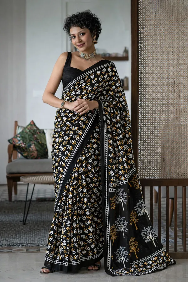 Leelavati_Printed_Floral_Print_Geometric_Print_Blocked_Printed_Daily_Wear_Pure_Cotton_Saree_Black