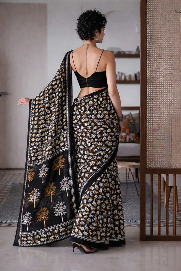Leelavati_Printed_Floral_Print_Geometric_Print_Blocked_Printed_Daily_Wear_Pure_Cotton_Saree_Black