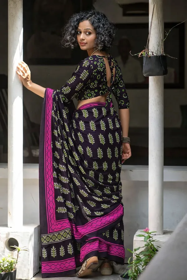 Leelavati_Printed_Floral_Print_Geometric_Print_Blocked_Printed_Daily_Wear_Pure_Cotton_Saree_Brown