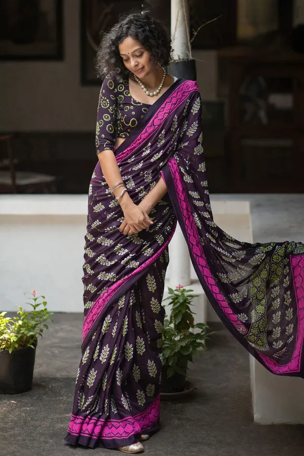 Leelavati_Printed_Floral_Print_Geometric_Print_Blocked_Printed_Daily_Wear_Pure_Cotton_Saree_Brown