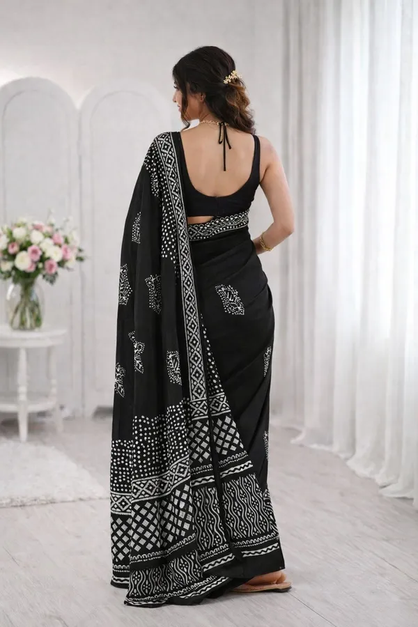 Leelavati_Printed_Floral_Print_Geometric_Print_Blocked_Printed_Daily_Wear_Pure_Cotton_Saree_Black