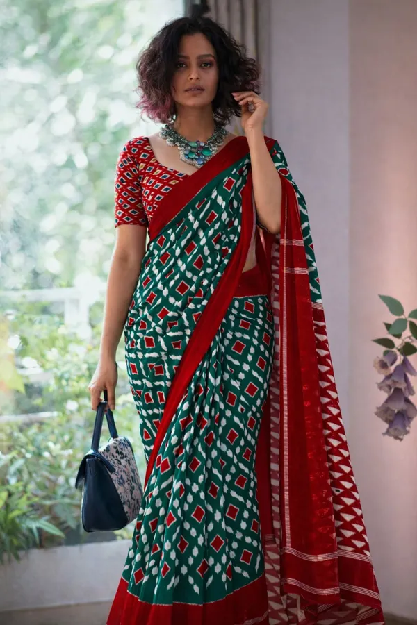 Leelavati_Printed_Floral_Print_Geometric_Print_Blocked_Printed_Daily_Wear_Pure_Cotton_Saree_Green