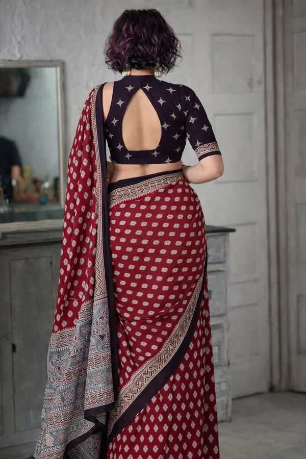 Leelavati_Printed_Floral_Print_Geometric_Print_Blocked_Printed_Daily_Wear_Pure_Cotton_Saree_Maroon