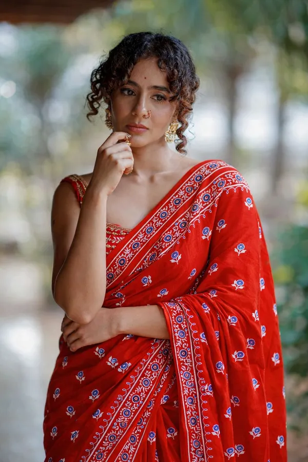 Leelavati_Printed_Floral_Print_Geometric_Print_Blocked_Printed_Daily_Wear_Pure_Cotton_Saree_Red