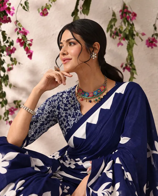 Leelavati_Printed_Floral_Print_Geometric_Print_Blocked_Printed_Daily_Wear_Pure_Cotton_Saree_Dark_Blue
