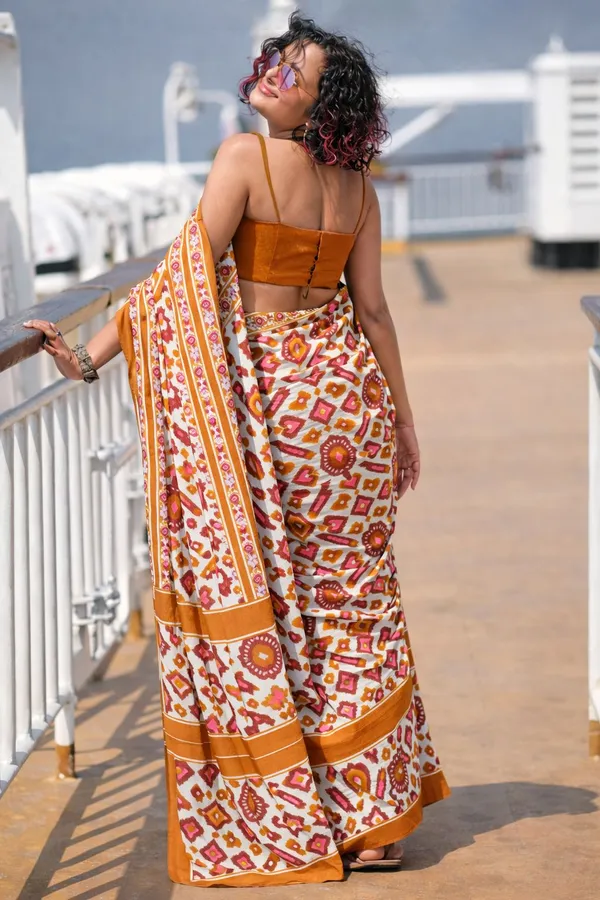 Leelavati_Printed_Floral_Print_Geometric_Print_Blocked_Printed_Daily_Wear_Pure_Cotton_Saree_Mustard