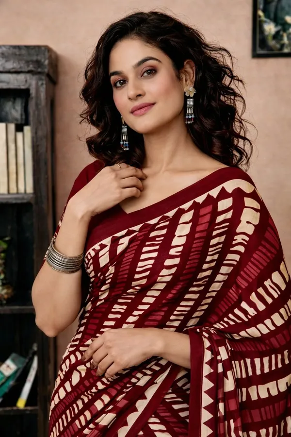 Leelavati_Printed_Floral_Print_Geometric_Print_Blocked_Printed_Daily_Wear_Pure_Cotton_Saree_Maroon