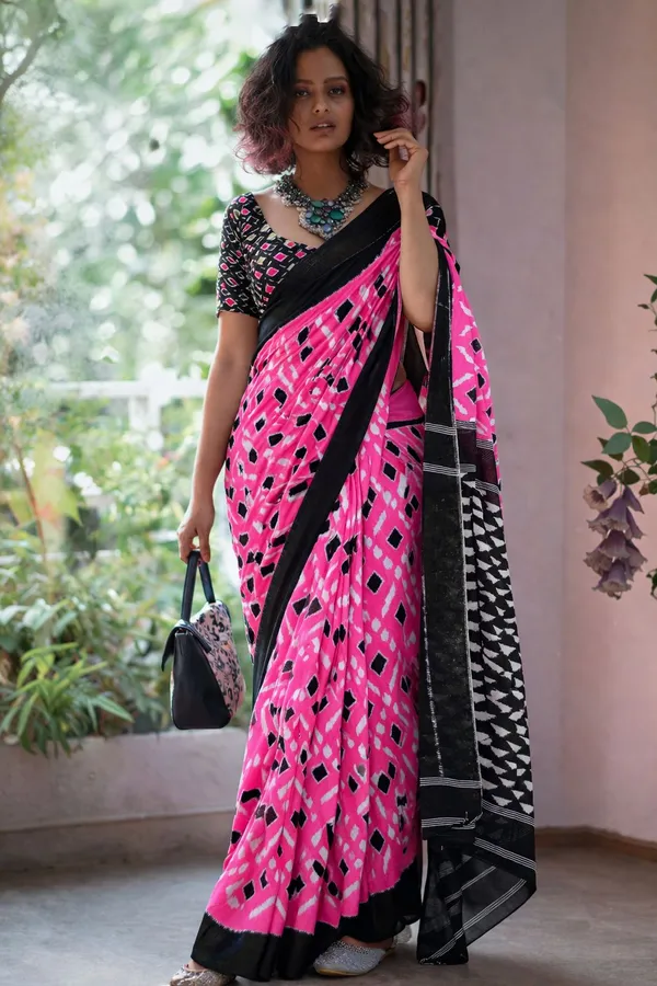 Leelavati_Printed_Floral_Print_Geometric_Print_Blocked_Printed_Daily_Wear_Pure_Cotton_Saree_Pink