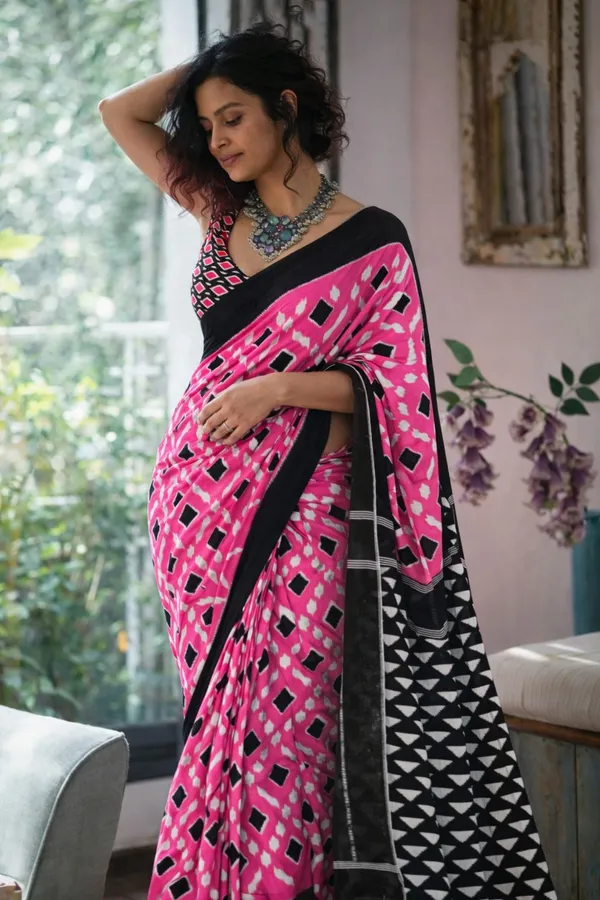 Leelavati_Printed_Floral_Print_Geometric_Print_Blocked_Printed_Daily_Wear_Pure_Cotton_Saree_Pink