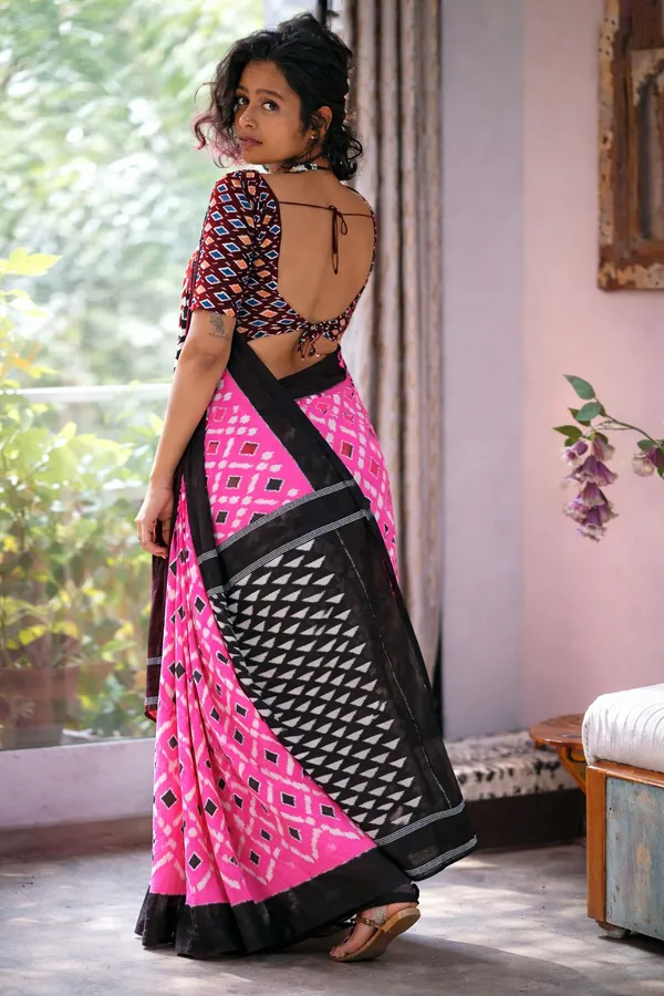 Leelavati_Printed_Floral_Print_Geometric_Print_Blocked_Printed_Daily_Wear_Pure_Cotton_Saree_Pink