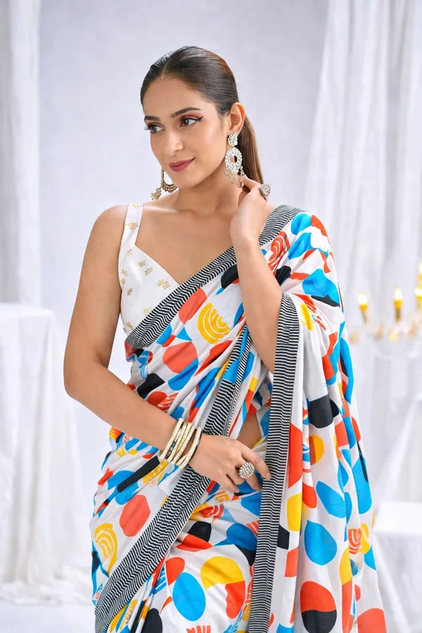 Leelavati_Printed_Floral_Print_Geometric_Print_Blocked_Printed_Daily_Wear_Pure_Cotton_Saree_White