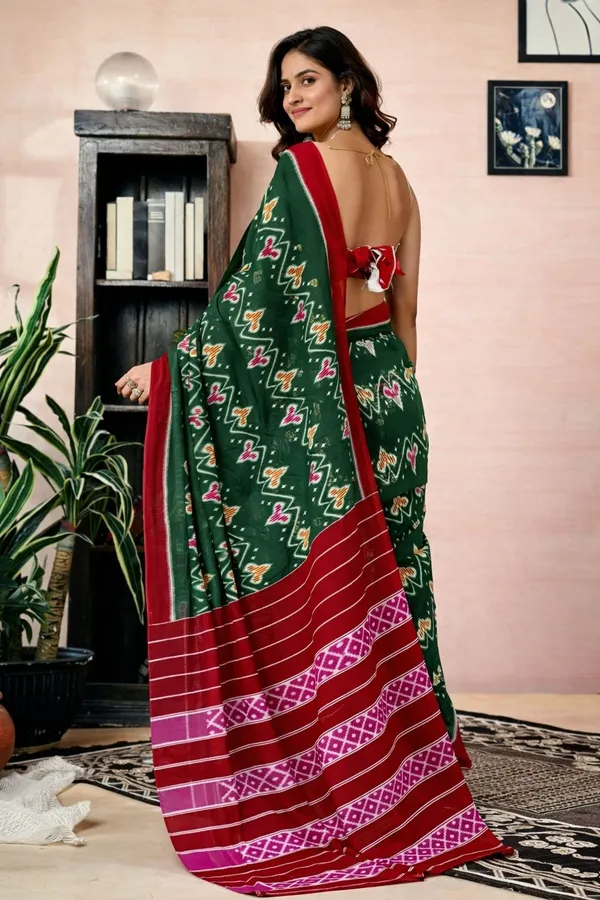 Leelavati_Printed_Floral_Print_Geometric_Print_Blocked_Printed_Daily_Wear_Pure_Cotton_Saree_Green