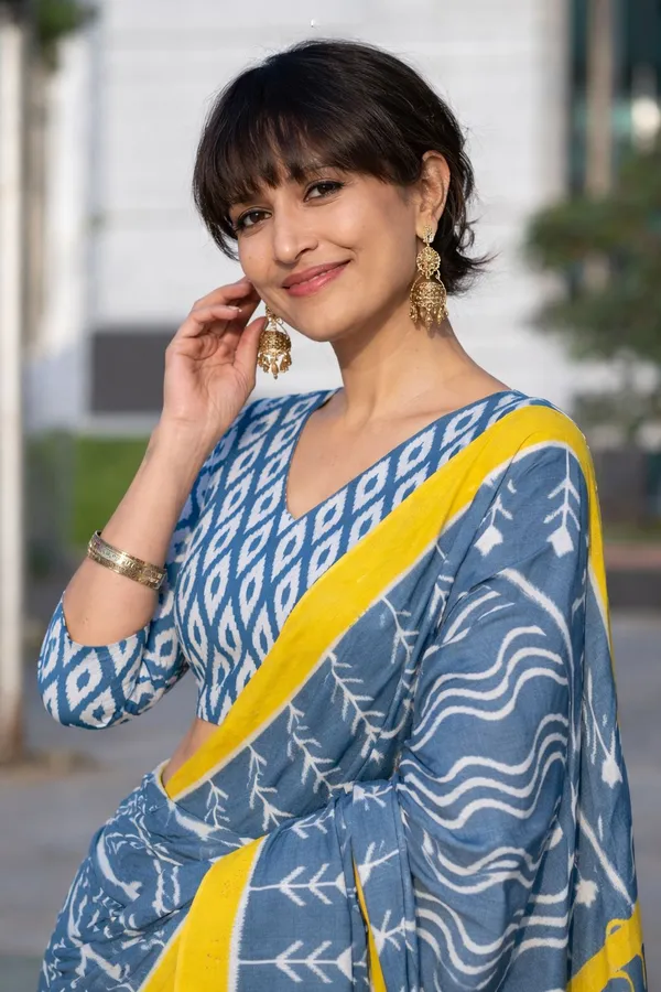 Leelavati_Printed_Floral_Print_Geometric_Print_Blocked_Printed_Daily_Wear_Pure_Cotton_Saree_Grey