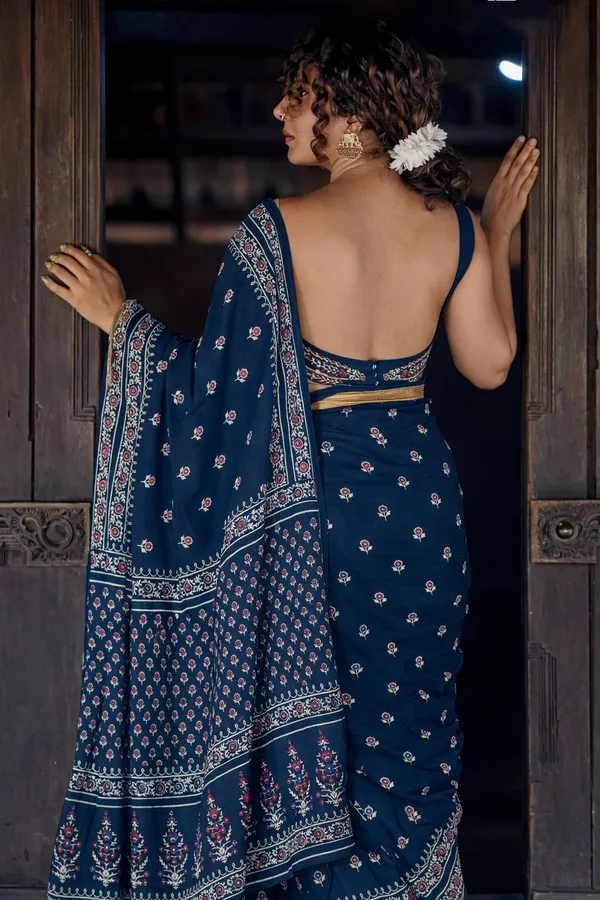 Leelavati_Printed_Floral_Print_Geometric_Print_Blocked_Printed_Daily_Wear_Pure_Cotton_Saree_Blue