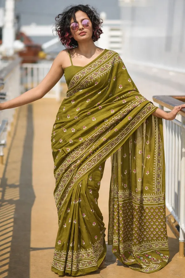 Leelavati_Printed_Floral_Print_Geometric_Print_Blocked_Printed_Daily_Wear_Pure_Cotton_Saree_Green