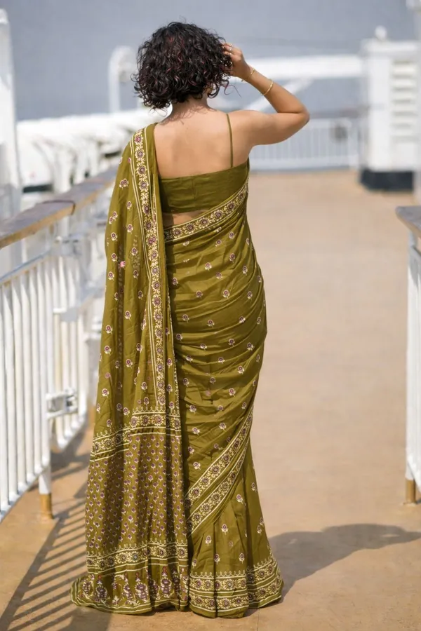 Leelavati_Printed_Floral_Print_Geometric_Print_Blocked_Printed_Daily_Wear_Pure_Cotton_Saree_Green