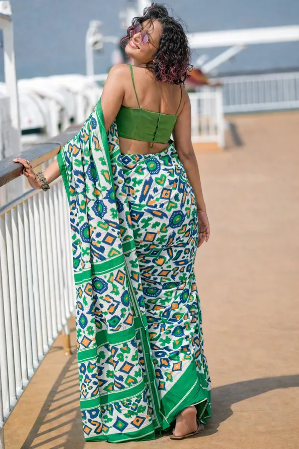 Leelavati_Printed_Floral_Print_Geometric_Print_Blocked_Printed_Daily_Wear_Pure_Cotton_Saree_Green