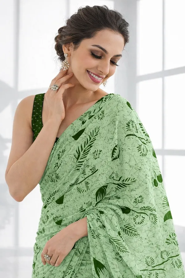 Leelavati_Printed_Floral_Print_Geometric_Print_Blocked_Printed_Daily_Wear_Pure_Cotton_Saree_Dark_Green
