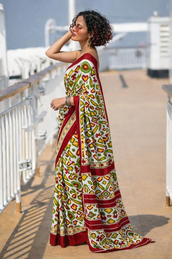 Leelavati_Printed_Floral_Print_Geometric_Print_Blocked_Printed_Daily_Wear_Pure_Cotton_Saree_Maroon