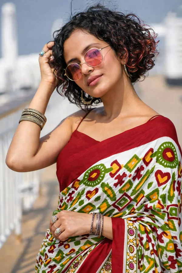 Leelavati_Printed_Floral_Print_Geometric_Print_Blocked_Printed_Daily_Wear_Pure_Cotton_Saree_Maroon