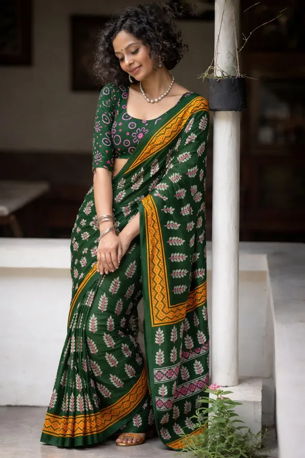 Leelavati_Printed_Floral_Print_Geometric_Print_Blocked_Printed_Daily_Wear_Pure_Cotton_Saree_Green