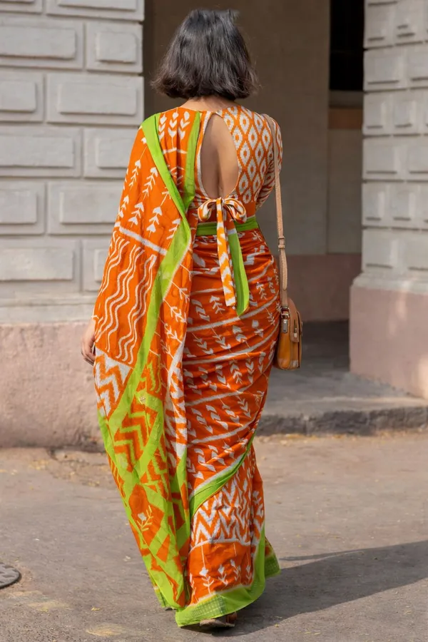 Leelavati_Printed_Floral_Print_Geometric_Print_Blocked_Printed_Daily_Wear_Pure_Cotton_Saree_Orange