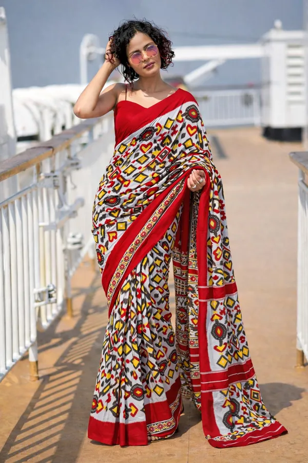 Leelavati_Printed_Floral_Print_Geometric_Print_Blocked_Printed_Daily_Wear_Pure_Cotton_Saree_Red