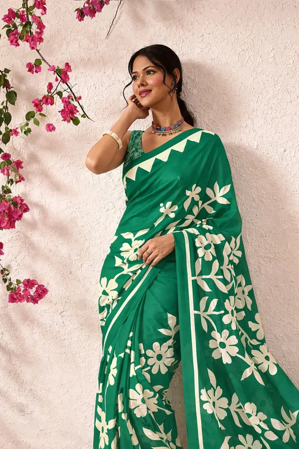 Leelavati_Printed_Floral_Print_Geometric_Print_Blocked_Printed_Daily_Wear_Pure_Cotton_Saree_Green