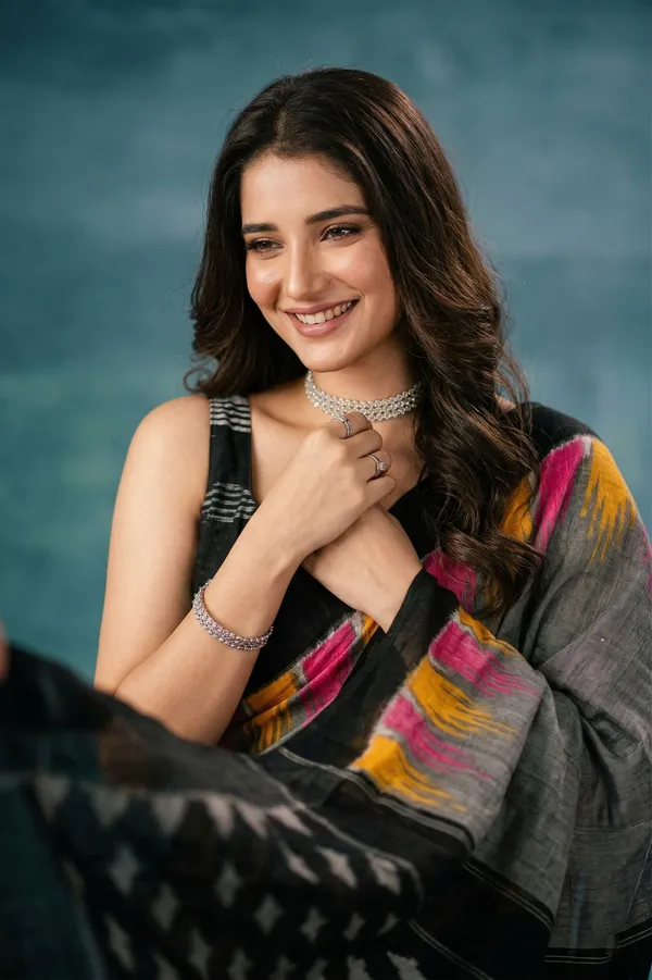 Leelavati_Printed_Floral_Print_Geometric_Print_Blocked_Printed_Daily_Wear_Pure_Cotton_Saree_Grey