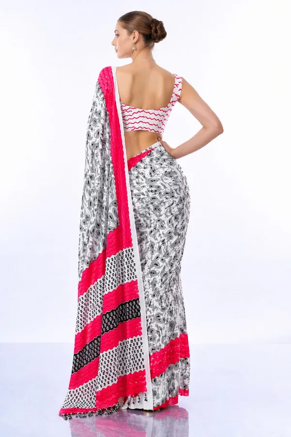 Leelavati_Printed_Floral_Print_Geometric_Print_Blocked_Printed_Daily_Wear_Pure_Cotton_Saree_White