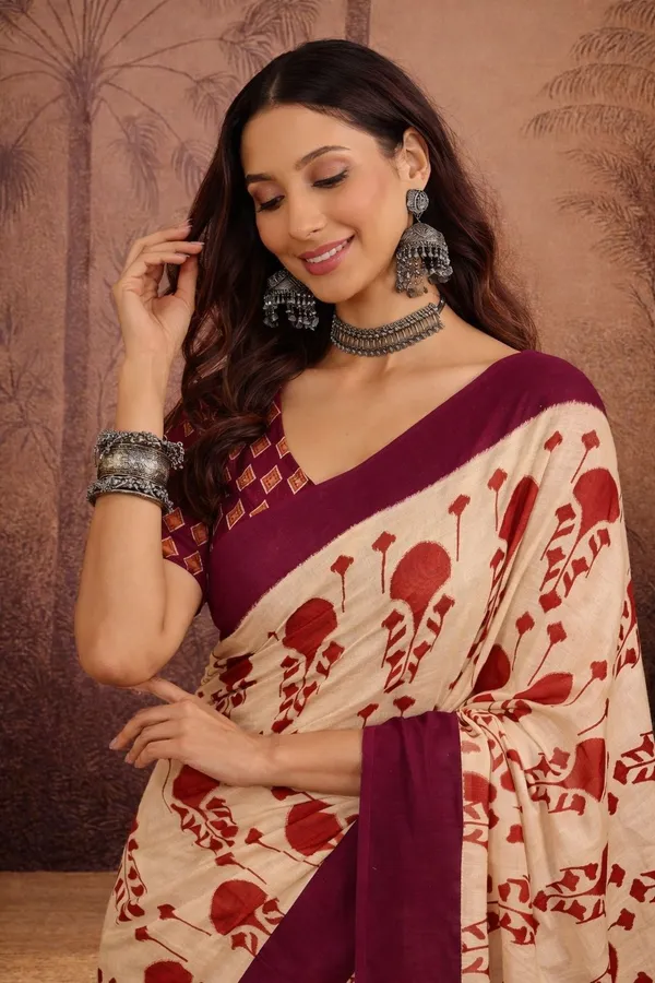 Leelavati_Printed_Floral_Print_Geometric_Print_Blocked_Printed_Daily_Wear_Pure_Cotton_Saree_Red_And_Pink